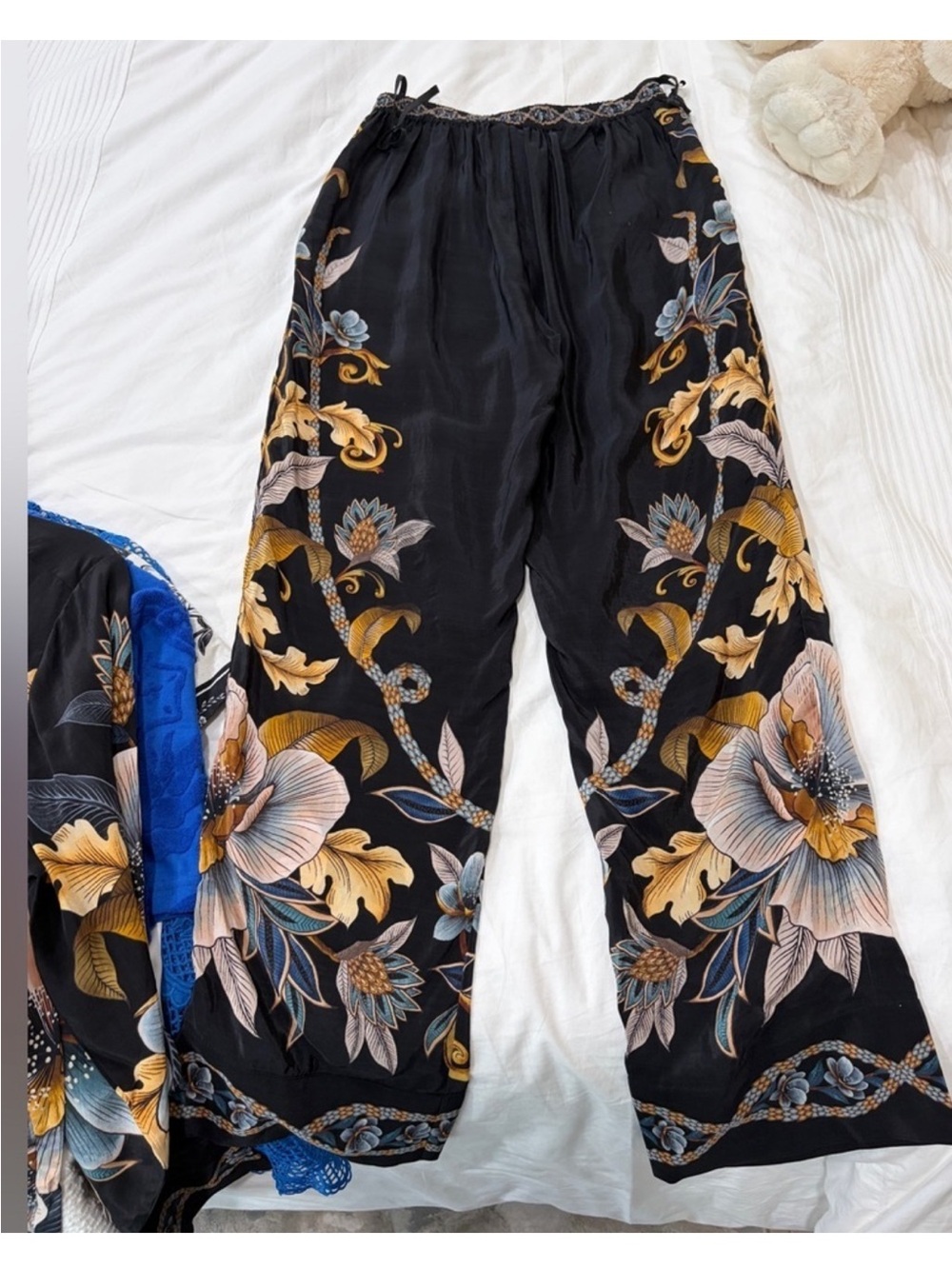 Black Flowerful Garden Pajama
Pants by Farm Rio! DT - Picture 8 of 11